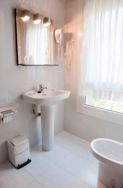 Hotel Txaraka Bermeo Pokoj fotografie